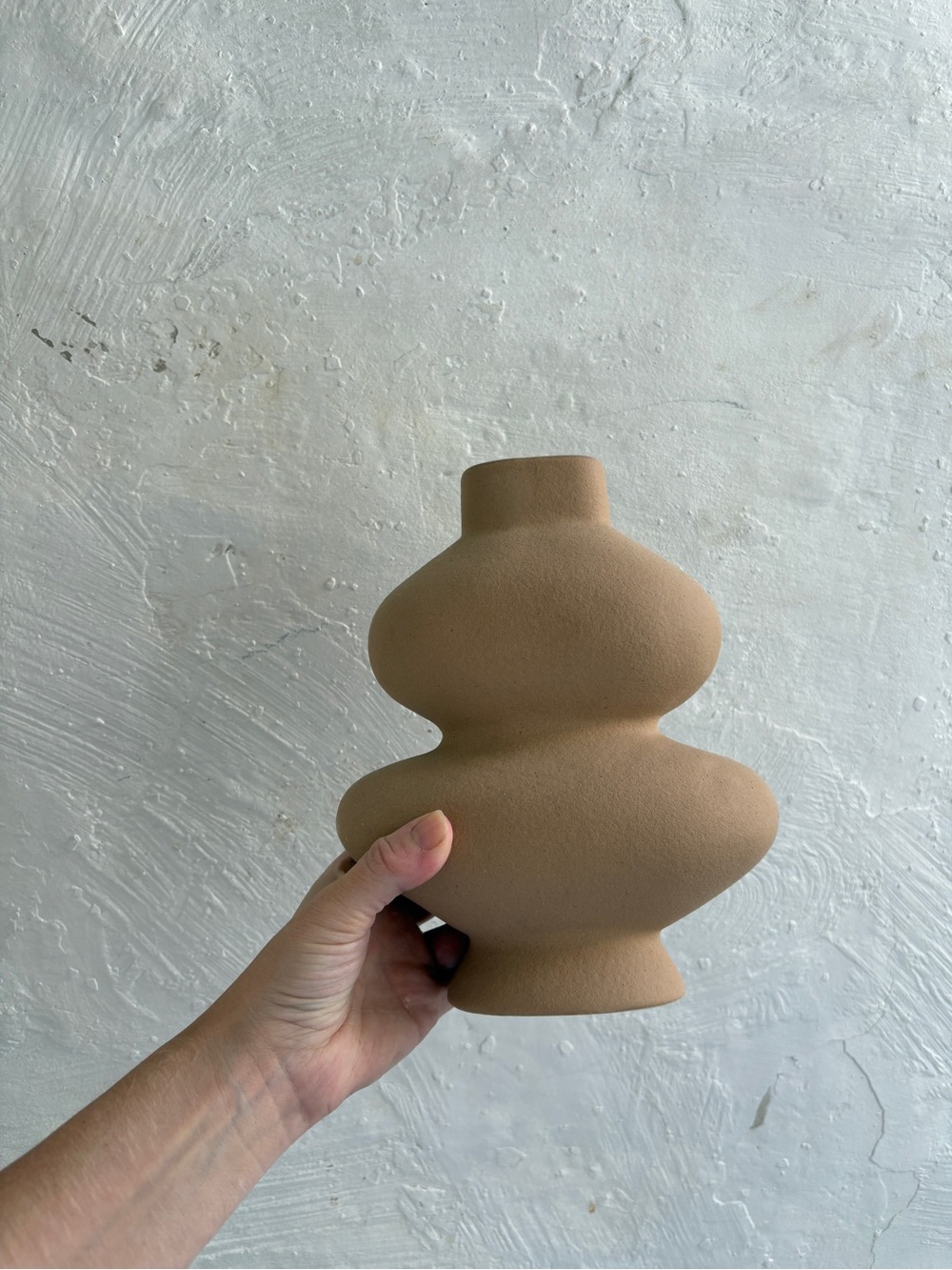 Thresholds short organic modern ceramic vase